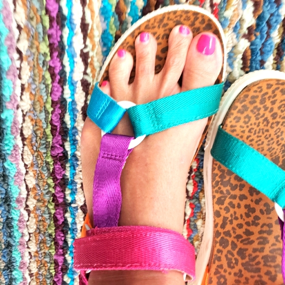 BRIGHT COLORED RIVER SANDALS - Picture 2 of 5
